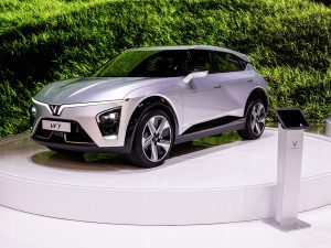 Hình ảnh ô tô điện VinFast VF 7 được ra mắt tại Mỹ